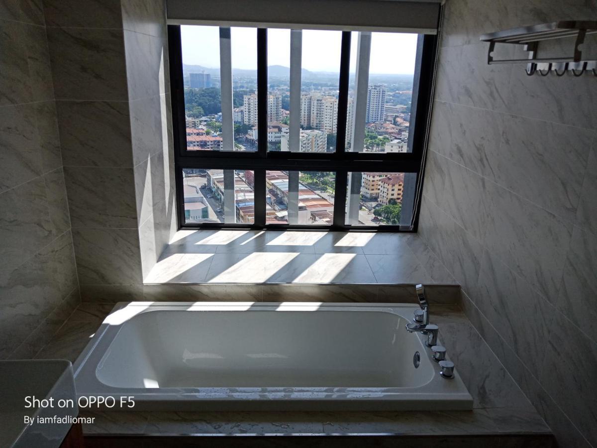 Imperio Residence City View Малакка Экстерьер фото