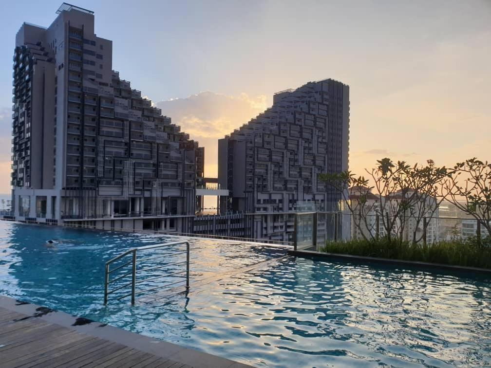 Imperio Residence City View Малакка Экстерьер фото